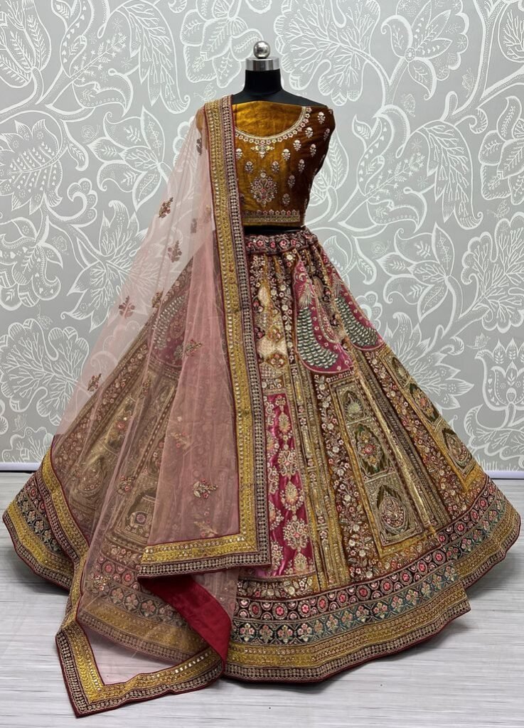 Designer Lehenga In Varanasi | Shri Banaras Swarn Kala Kendra