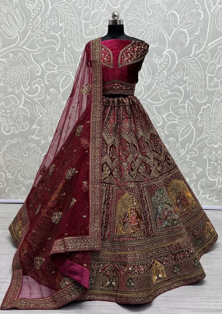 Designer Lehenga In Varanasi | Designer Lehenga Showroom in Varanasi 1 Designer Lehenga In Varanasi | Designer Lehenga Showroom in Varanasi