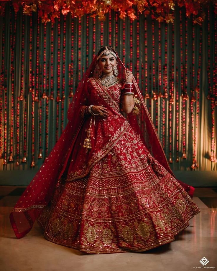 Bridal Lehenga Shop in Varanasi | Shri Banaras Swarn Kala Kendra 1 Bridal Lehenga Shop in Varanasi | Shri Banaras Swarn Kala Kendra
