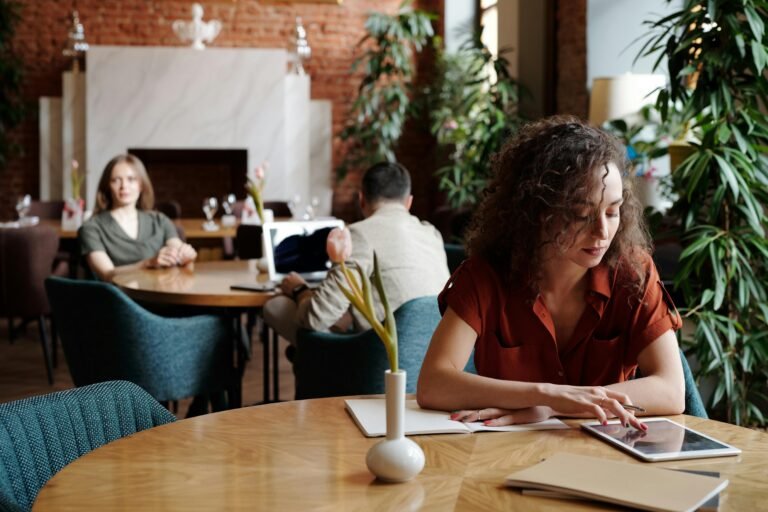 Begin Your Freelance Copywriting Career: How to Find Copywriting Jobs