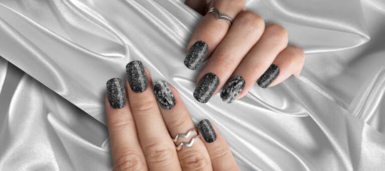 Discover the Best Nail Art Services in Varanasi – Kuts & Make
