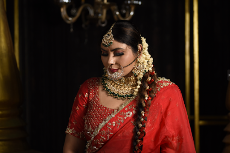 Discover the Epitome of Elegance at Shri Banaras Swarn Kala Kendra: Your Premier Bridal Jewellery Showroom in Varanasi