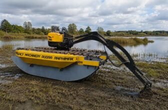 Amphibious Excavators for Wetland, Canal, and Pond Projects