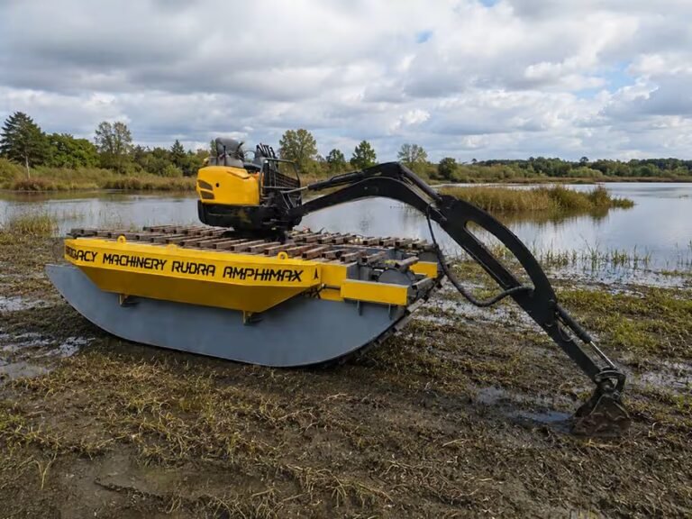 Amphibious Excavators for Wetland, Canal, and Pond Projects